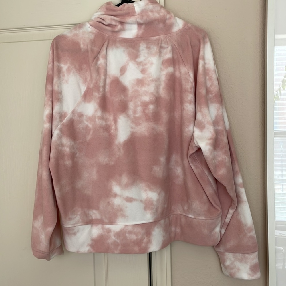 New Old Navy Active Go Warm Tie-Dye Pullover - Picture 9 of 9